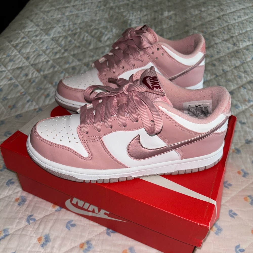 Dunk low gs pink velvet